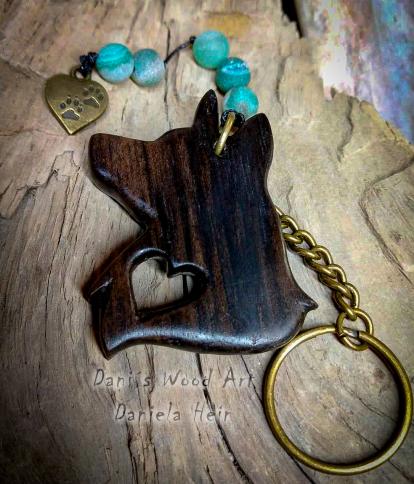 Schlüsselanhänger aus Ebenholz, mit Herz Ausschnitt, Schlüsselring, 5 Perlen und Schmuckanhänger 33,90€